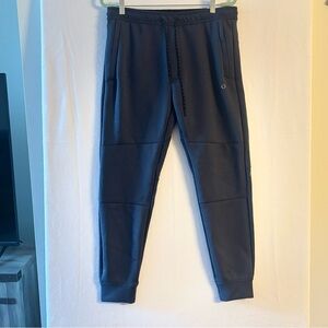 NWT size M American Eagle Outfitters Navy Joggers